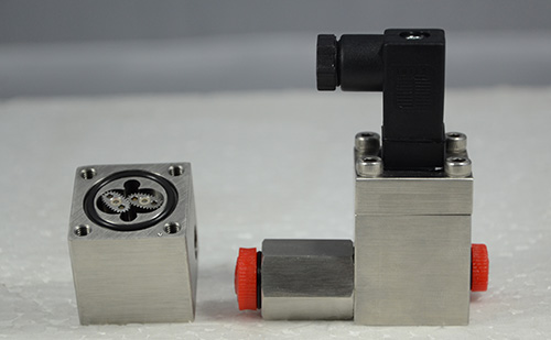  medium viscosity oval gear flow meter